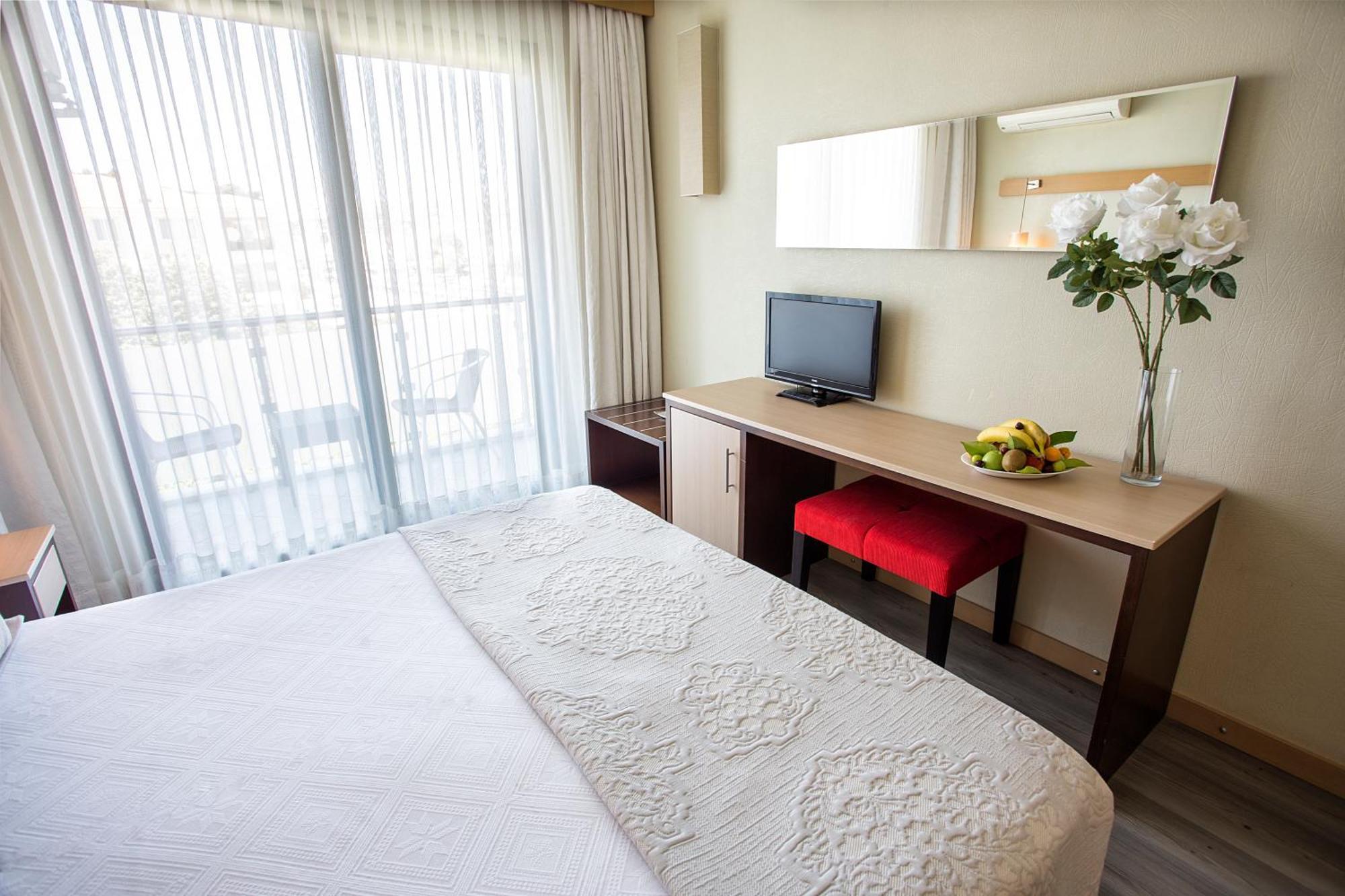 Cilek Marina Otel Çeşme Buitenkant foto