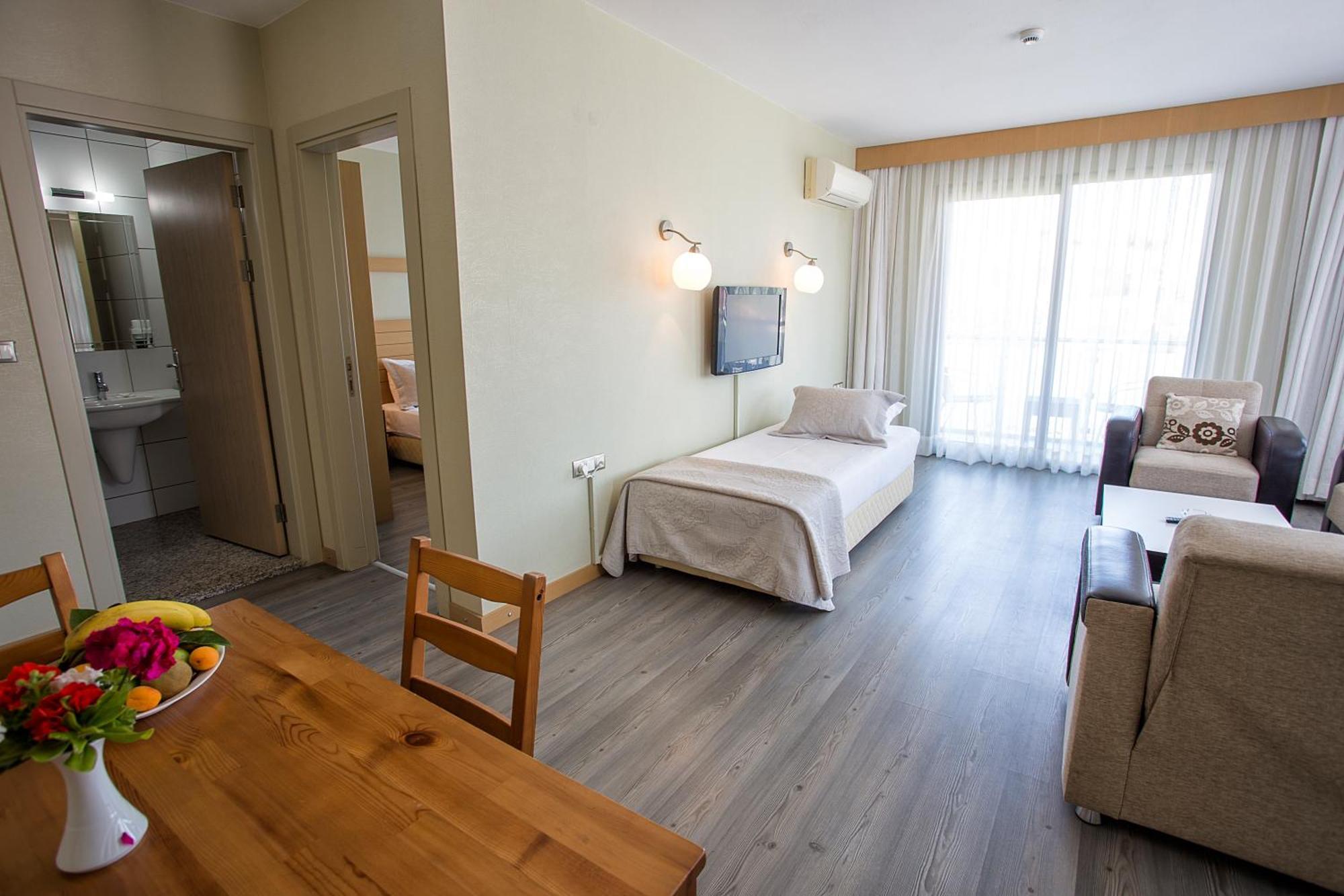 Cilek Marina Otel Çeşme Buitenkant foto