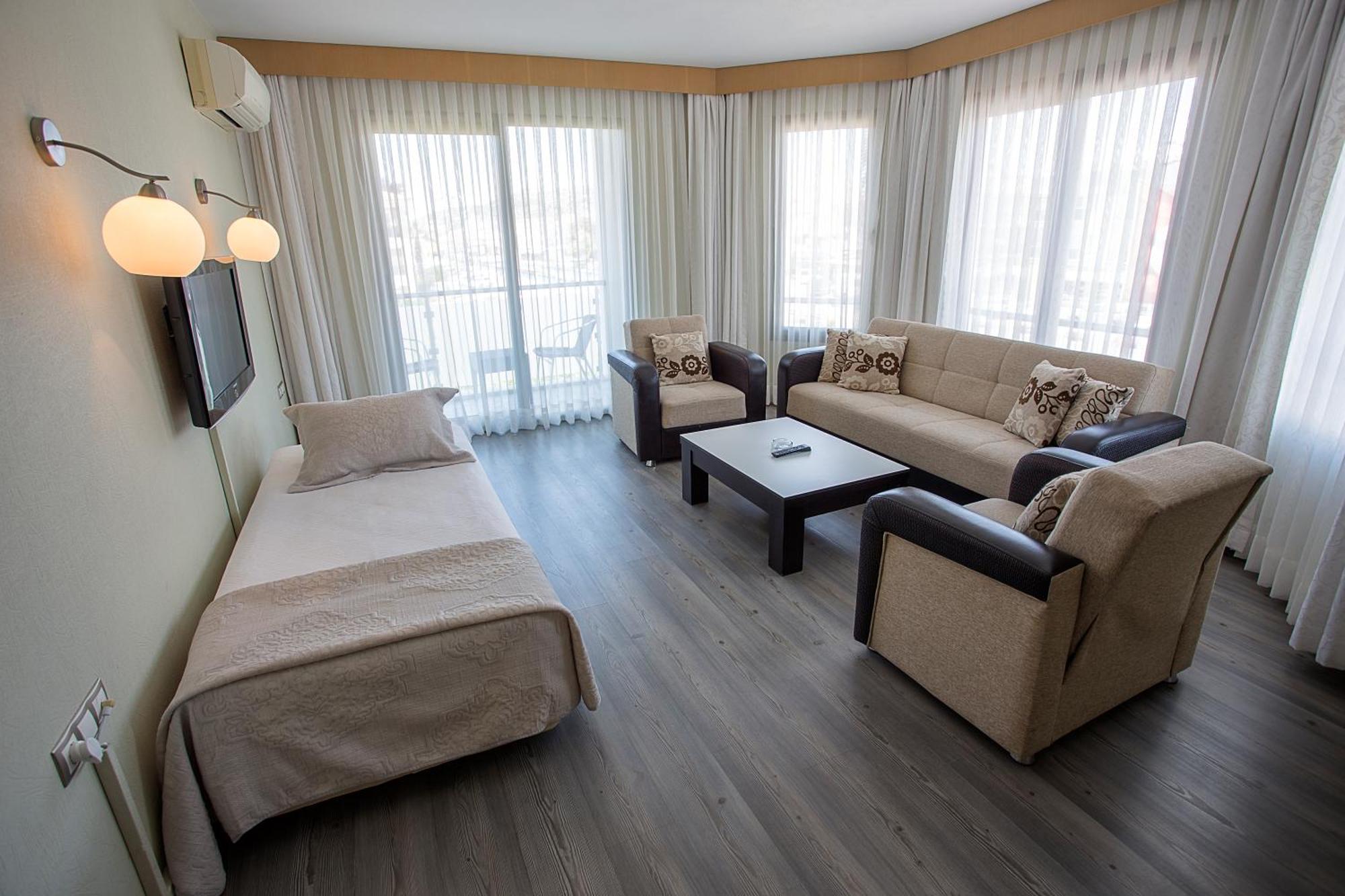 Cilek Marina Otel Çeşme Buitenkant foto